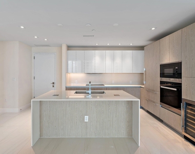 3100 N Ocean Drive - Photo Thumbnail 5