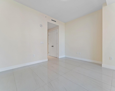 3100 N Ocean Drive - Photo Thumbnail 27