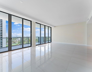 3100 N Ocean Drive - Photo Thumbnail 9