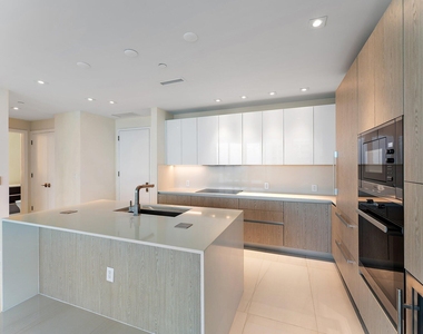 3100 N Ocean Drive - Photo Thumbnail 4