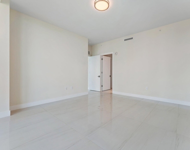 3100 N Ocean Drive - Photo Thumbnail 18
