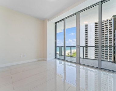 3100 N Ocean Drive - Photo Thumbnail 24