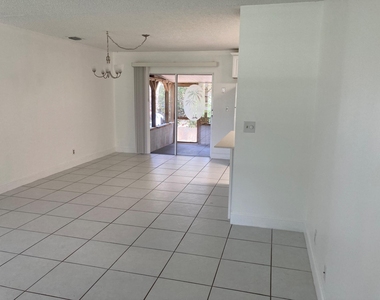 9627 Se Crest Court - Photo Thumbnail 2