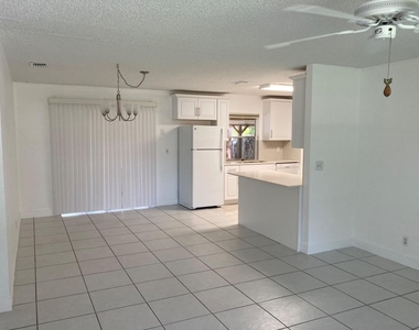 9627 Se Crest Court - Photo Thumbnail 3
