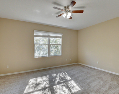 120 Williams Court - Photo Thumbnail 10