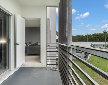 2309 Park Lane - Photo Thumbnail 7