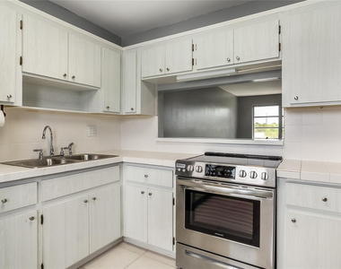 2309 Park Lane - Photo Thumbnail 9