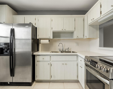 2309 Park Lane - Photo Thumbnail 1