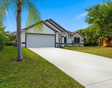 3031 Se Galt Circle - Photo Thumbnail 2