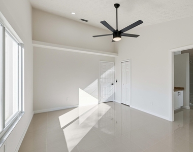 3031 Se Galt Circle - Photo Thumbnail 18