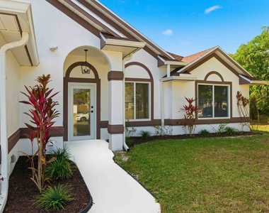 3031 Se Galt Circle - Photo Thumbnail 3