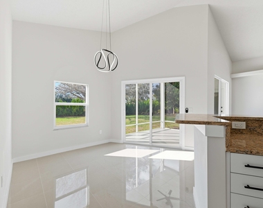 3031 Se Galt Circle - Photo Thumbnail 11