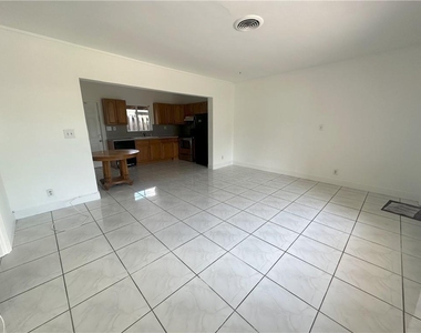 2928 N Ocean Boulevard - Photo Thumbnail 1