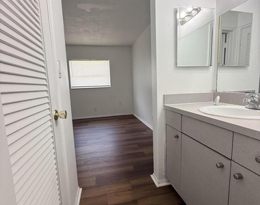 4001 Nw 31st Avenue - Photo Thumbnail 19