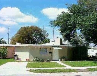 2025 Delphia Street - Photo Thumbnail 1