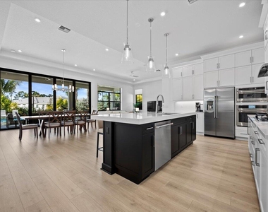 13621 Le Christine Drive - Photo Thumbnail 6