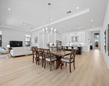 13621 Le Christine Drive - Photo Thumbnail 9