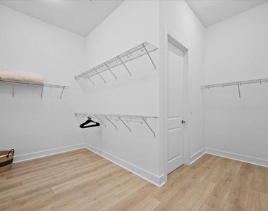 13621 Le Christine Drive - Photo Thumbnail 34