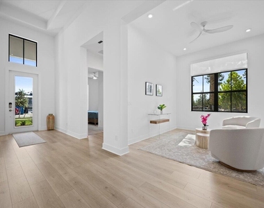 13621 Le Christine Drive - Photo Thumbnail 5