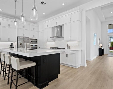 13621 Le Christine Drive - Photo Thumbnail 8
