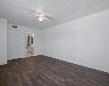 1945 Stratford Way - Photo Thumbnail 22