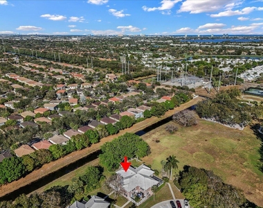 1945 Stratford Way - Photo Thumbnail 42