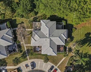 1945 Stratford Way - Photo Thumbnail 1