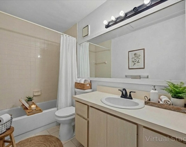 1945 Stratford Way - Photo Thumbnail 24