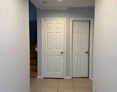 2440 Nw 99th Way - Photo Thumbnail 3