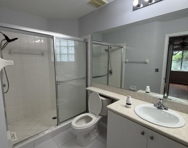 2440 Nw 99th Way - Photo Thumbnail 12