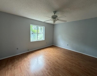 2440 Nw 99th Way - Photo Thumbnail 10