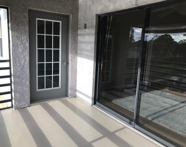 1271 Se Parkview Place - Photo Thumbnail 7