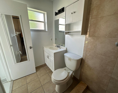 1705 Adams Street - Photo Thumbnail 9