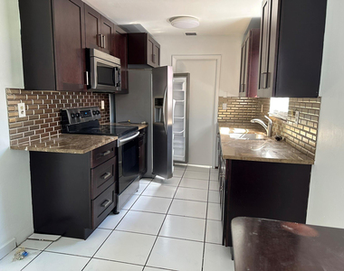 1705 Adams Street - Photo Thumbnail 5