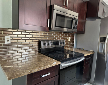 1705 Adams Street - Photo Thumbnail 3