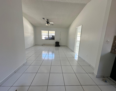 1705 Adams Street - Photo Thumbnail 12