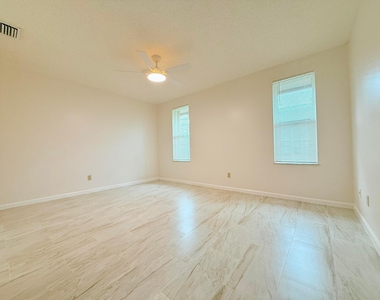 6531 Se Federal Hwy - Photo Thumbnail 13