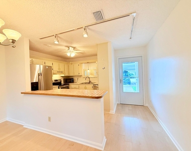 6531 Se Federal Hwy - Photo Thumbnail 9