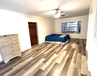 4221 Rose Lane Ne - Photo Thumbnail 8