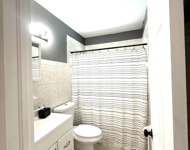 4221 Rose Lane Ne - Photo Thumbnail 18