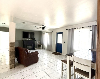 4221 Rose Lane Ne - Photo Thumbnail 20