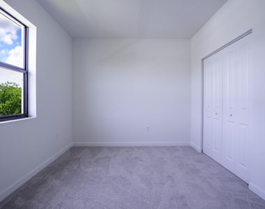 5838 Park Place - Photo Thumbnail 32