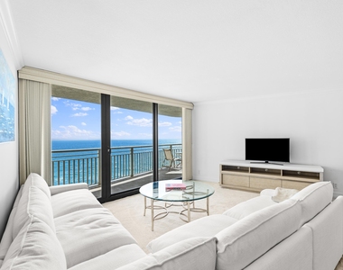 3000 N Ocean Drive - Photo Thumbnail 2