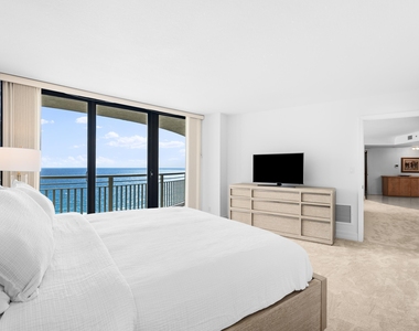 3000 N Ocean Drive - Photo Thumbnail 4