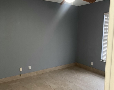 1661 E Balfour Point Drive - Photo Thumbnail 7