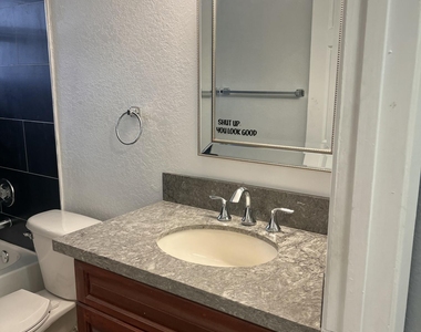 1661 E Balfour Point Drive - Photo Thumbnail 10