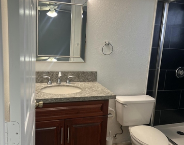1661 E Balfour Point Drive - Photo Thumbnail 9