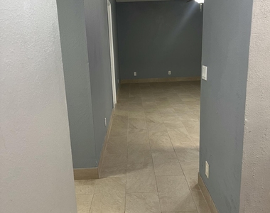 1661 E Balfour Point Drive - Photo Thumbnail 8