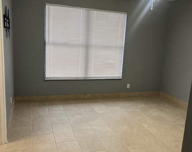 1661 E Balfour Point Drive - Photo Thumbnail 6