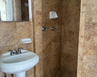 807 Phippen Waiters Road - Photo Thumbnail 5